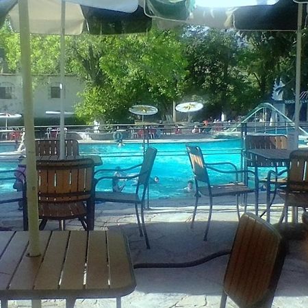 Hotel Balneario Tzindejeh Tasquillo 外观 照片