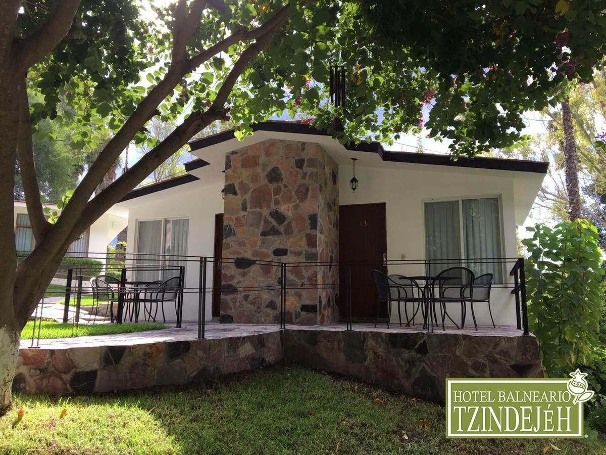 Hotel Balneario Tzindejeh Tasquillo 外观 照片