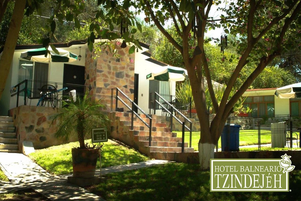 Hotel Balneario Tzindejeh Tasquillo 外观 照片